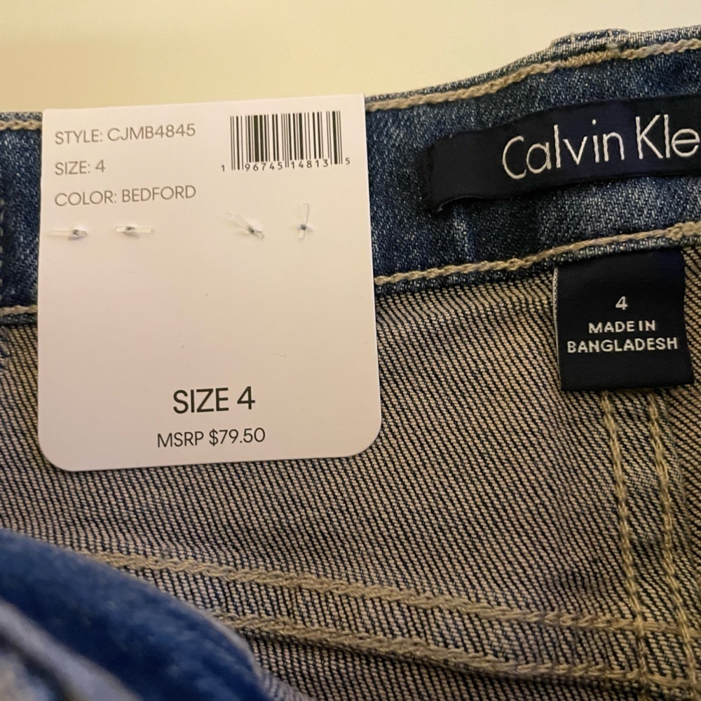 Calvin Klein Woman’s Vintage High Rise Jeans Size 4 NWT Straight Leg Medium Wash